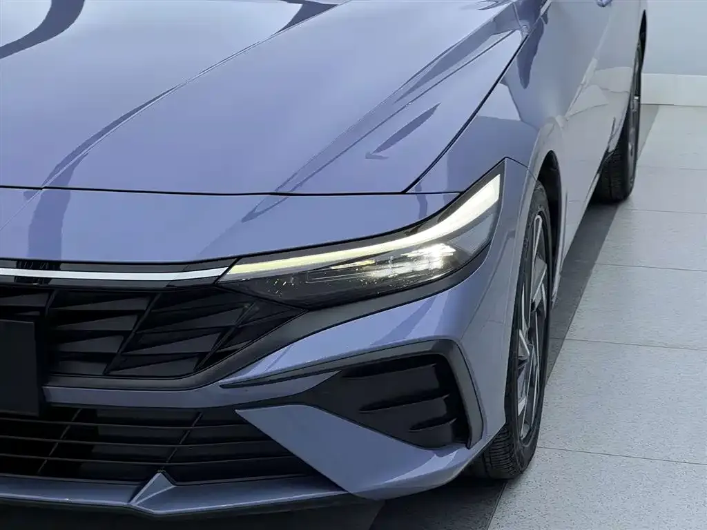 Hyundai Elantra — фото 9