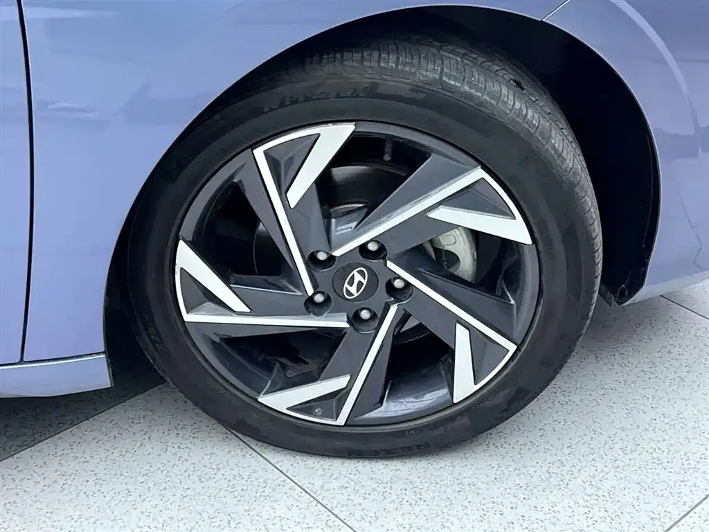 Hyundai Elantra — фото 6