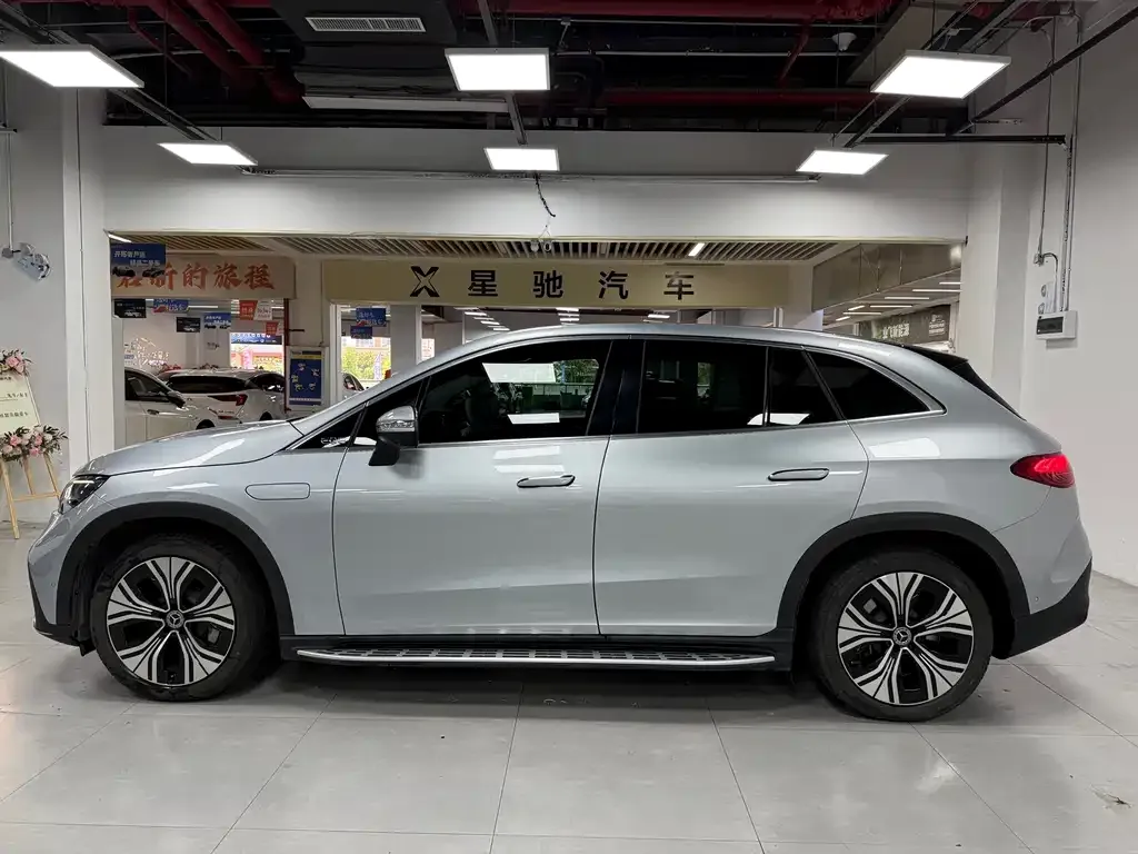 Mercedes-Benz EQE SUV — фото 4