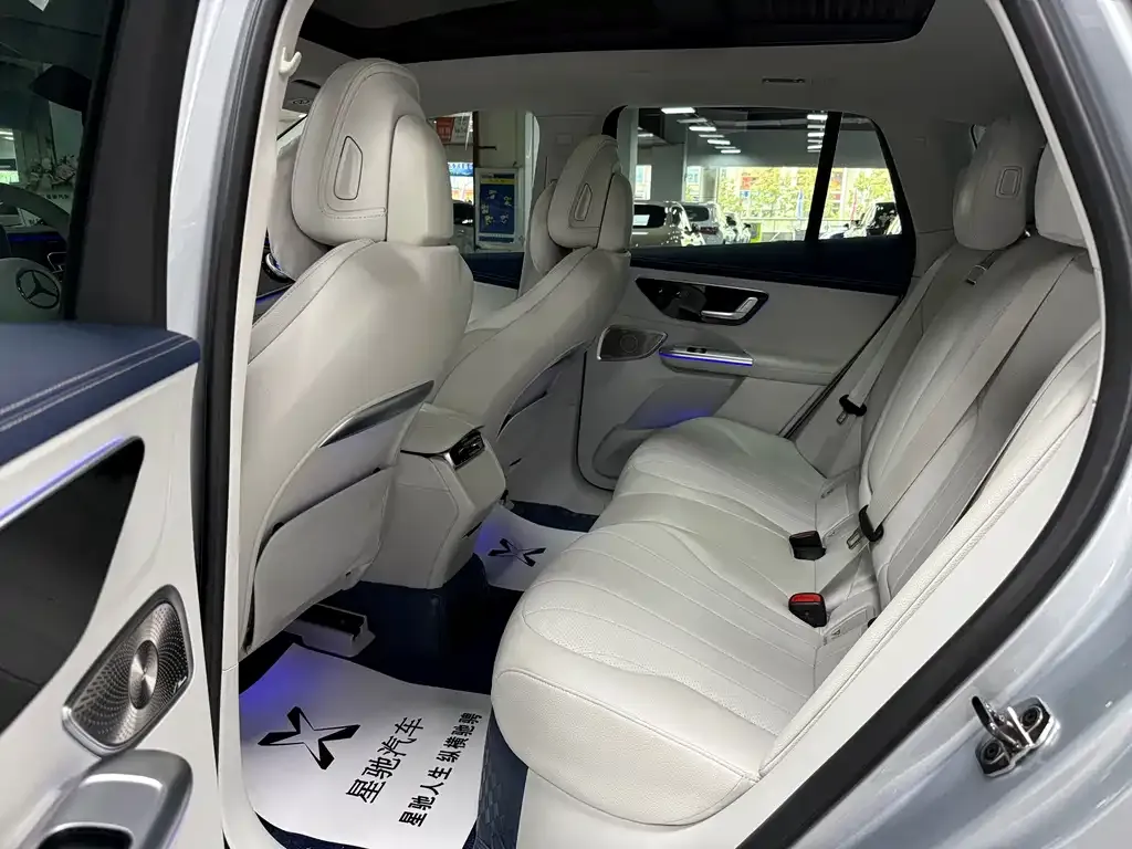 Mercedes-Benz EQE SUV — фото 9