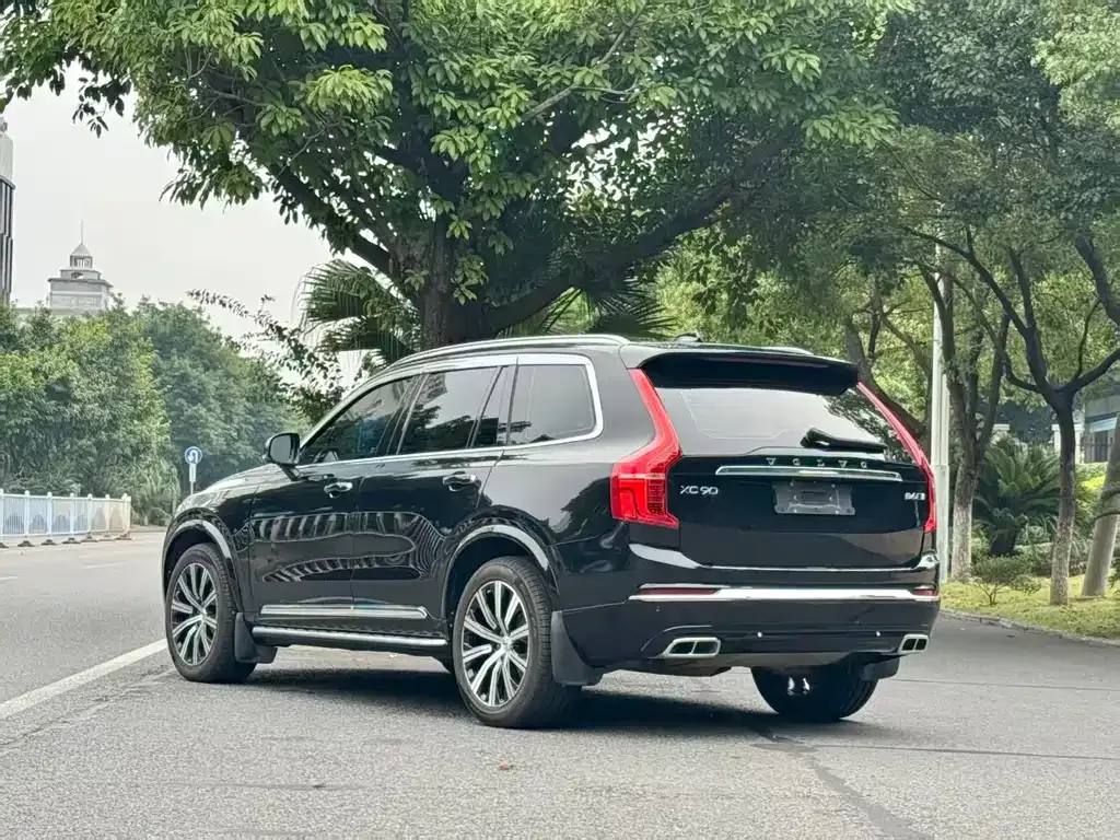 Volvo XC90 — фото 9