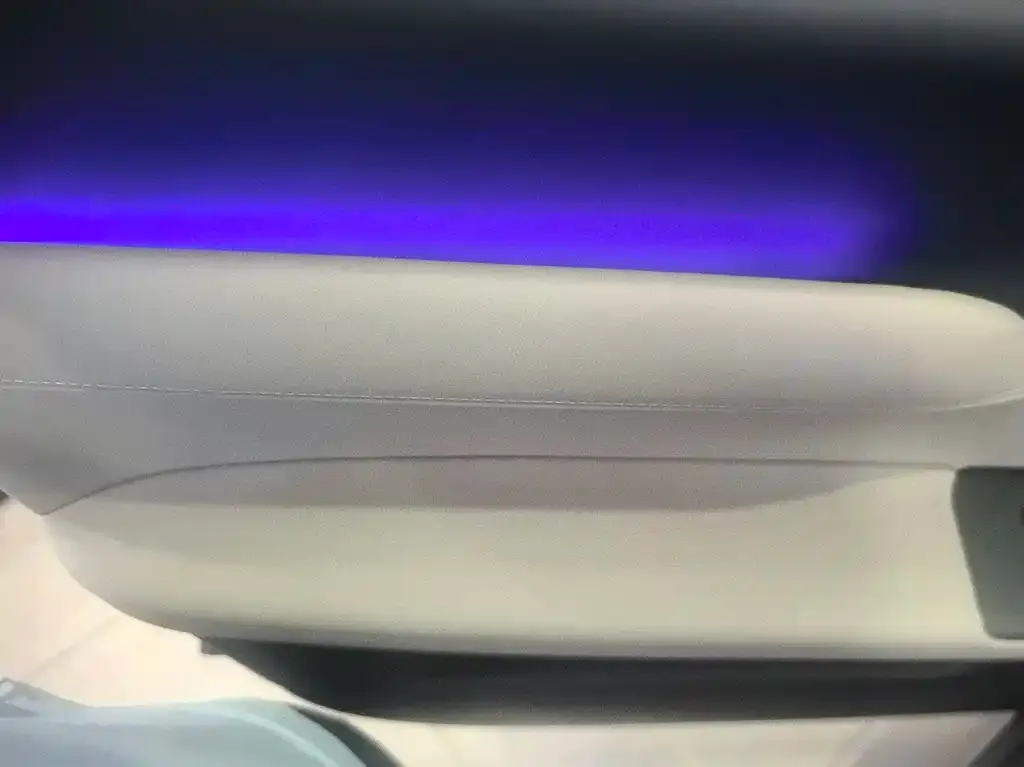 Volvo XC70 Plug-in Hybrid — фото 2
