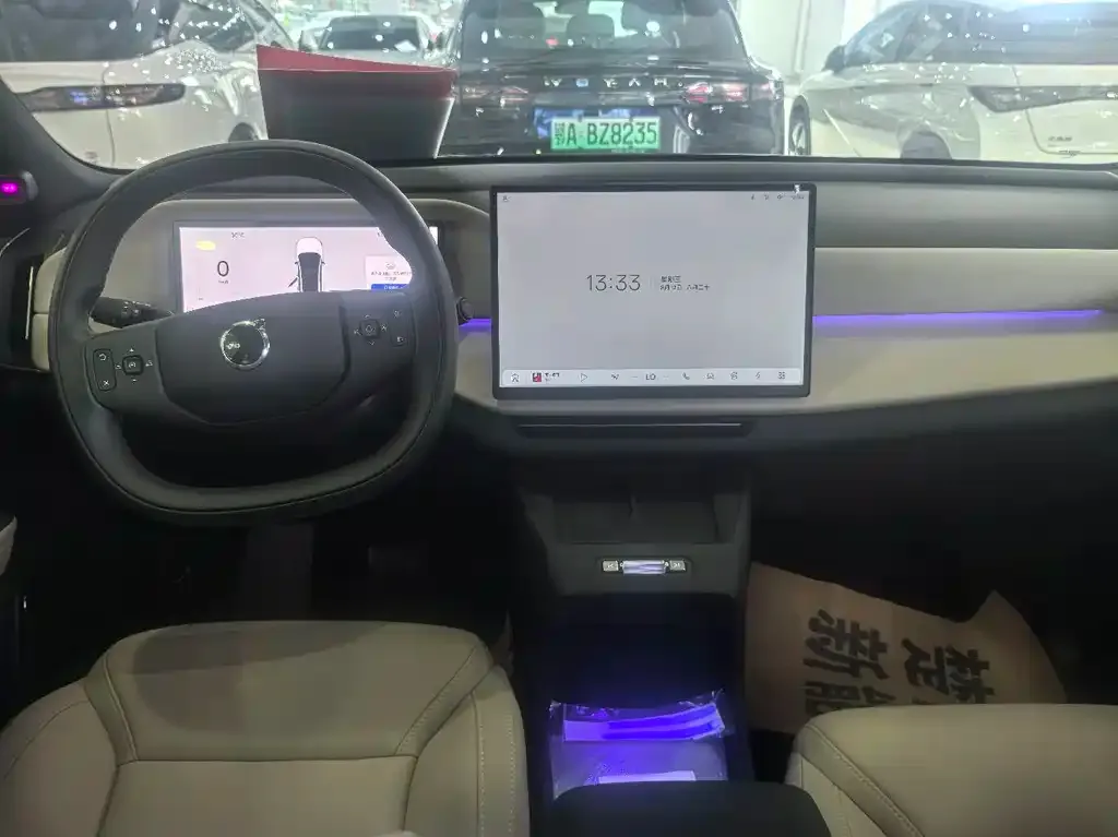 Volvo XC70 Plug-in Hybrid — фото 6