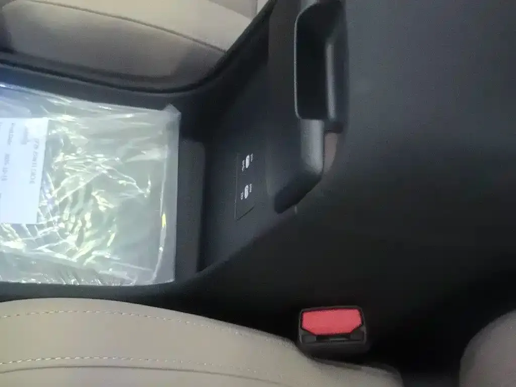 Volvo XC70 Plug-in Hybrid — фото 4