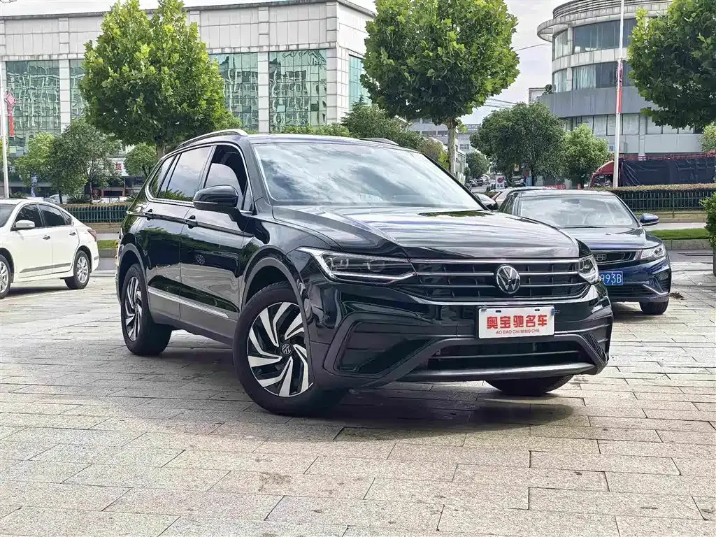 Volkswagen Tiguan L — фото 6