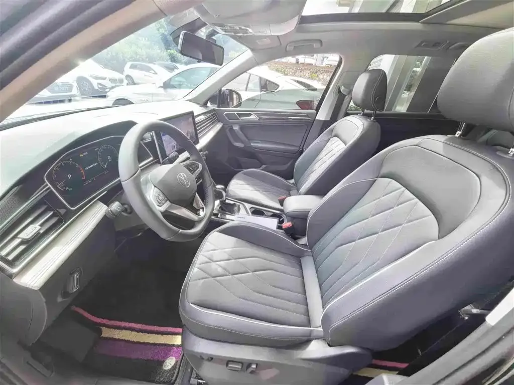 Volkswagen Tiguan L — фото 4