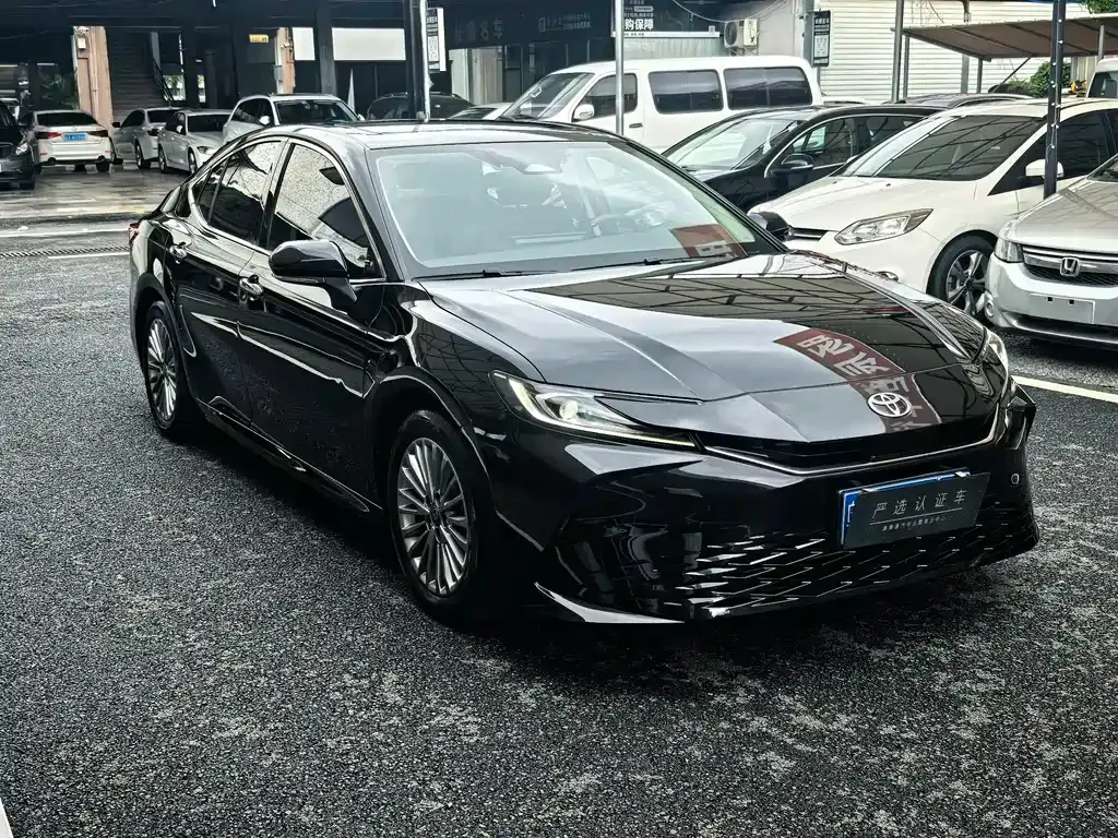 Toyota Camry — фото 6