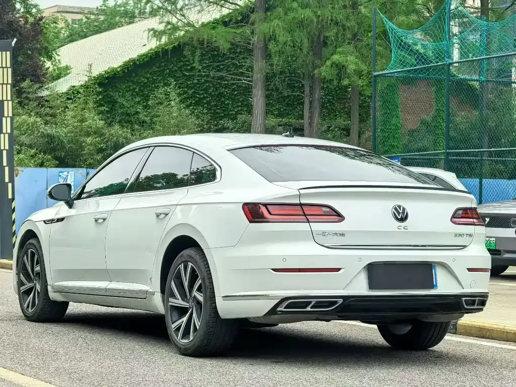 Volkswagen CC — фото 8