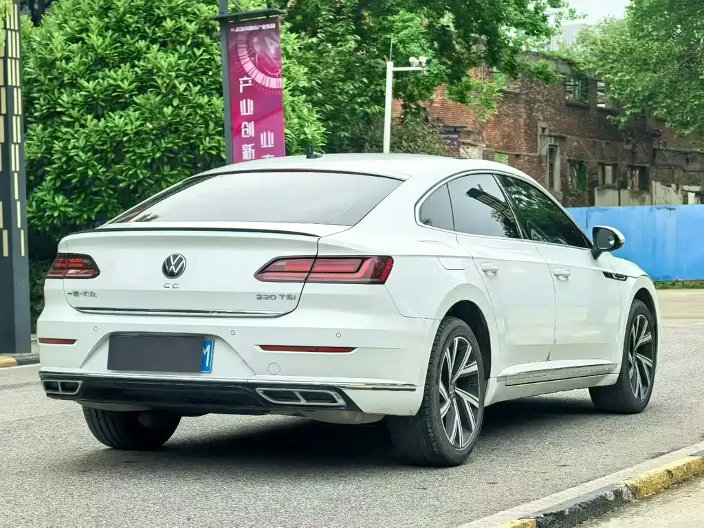 Volkswagen CC — фото 9