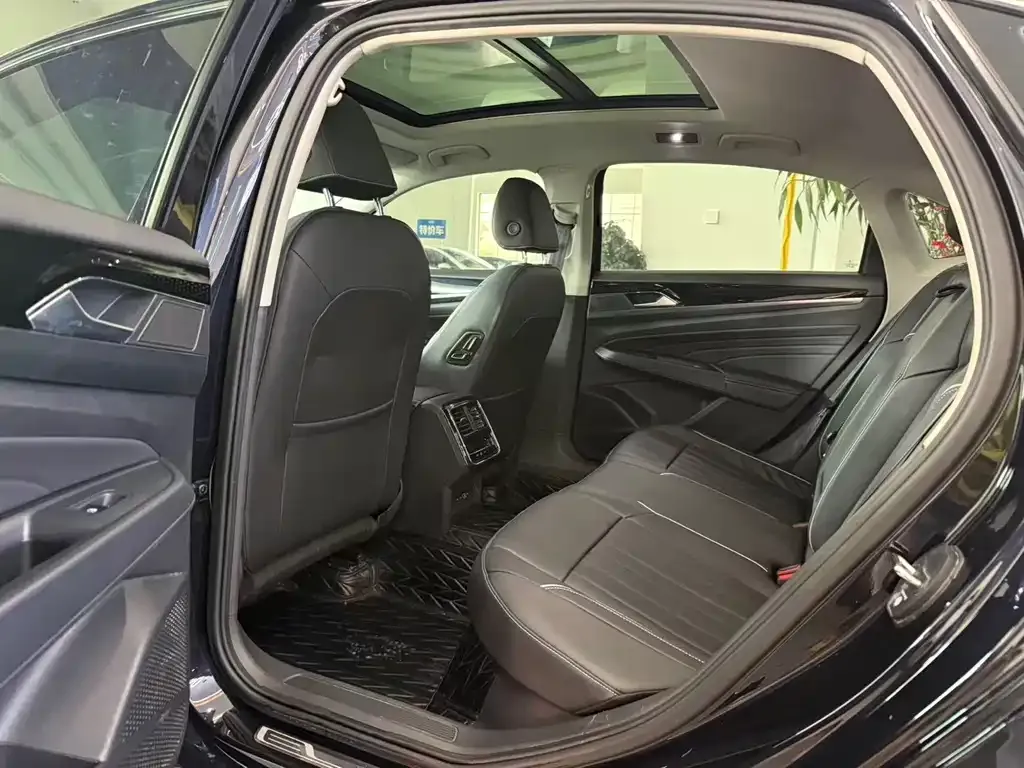Volkswagen Passat — фото 7