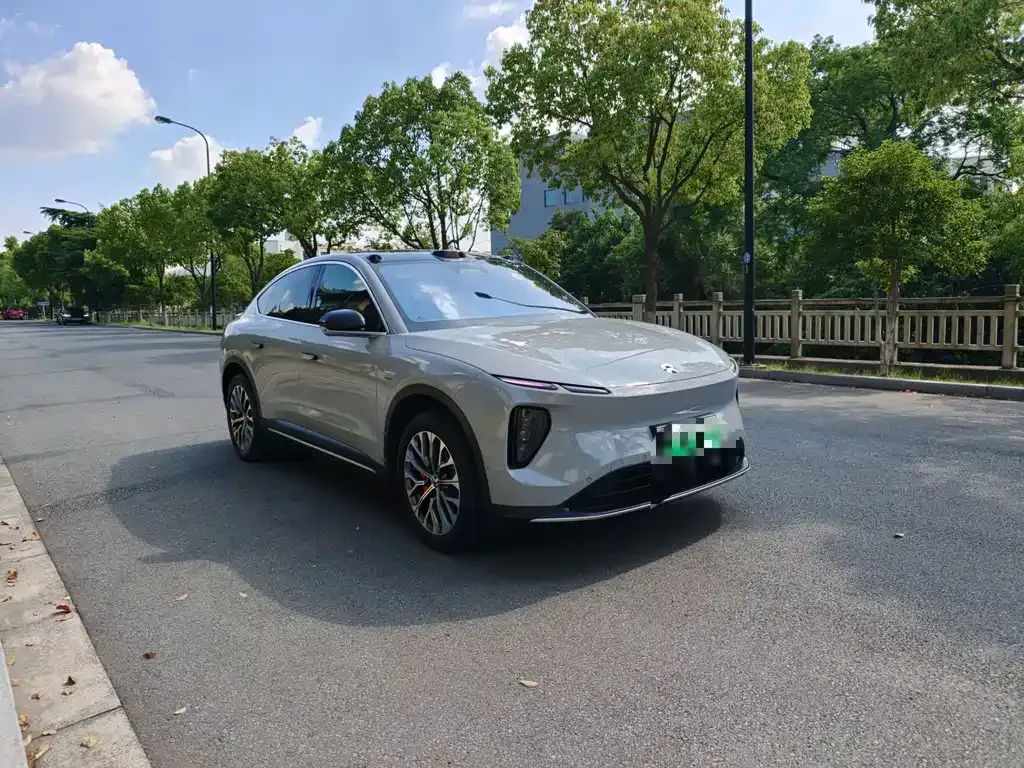NIO EC6 — фото 10