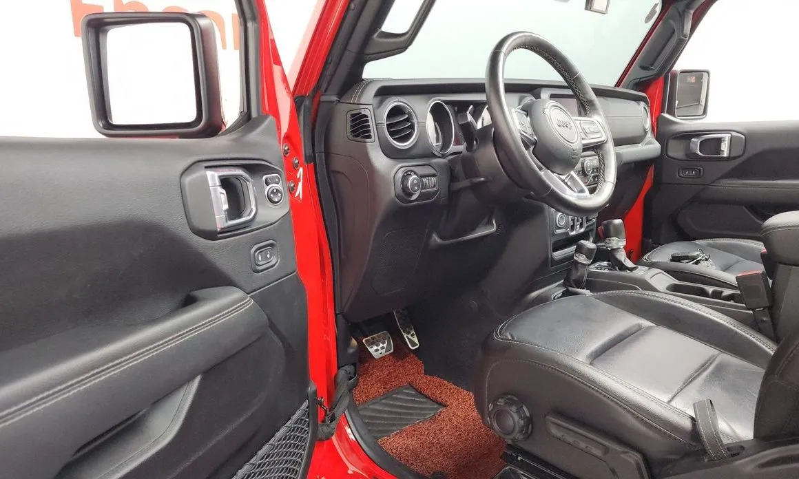 Jeep Wrangler — фото 7