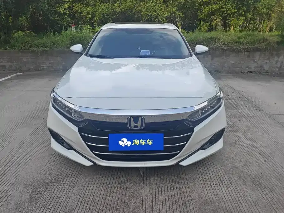 Honda Accord — фото 10
