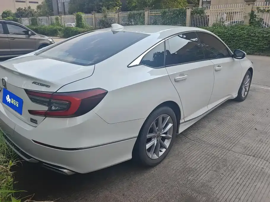 Honda Accord — фото 6