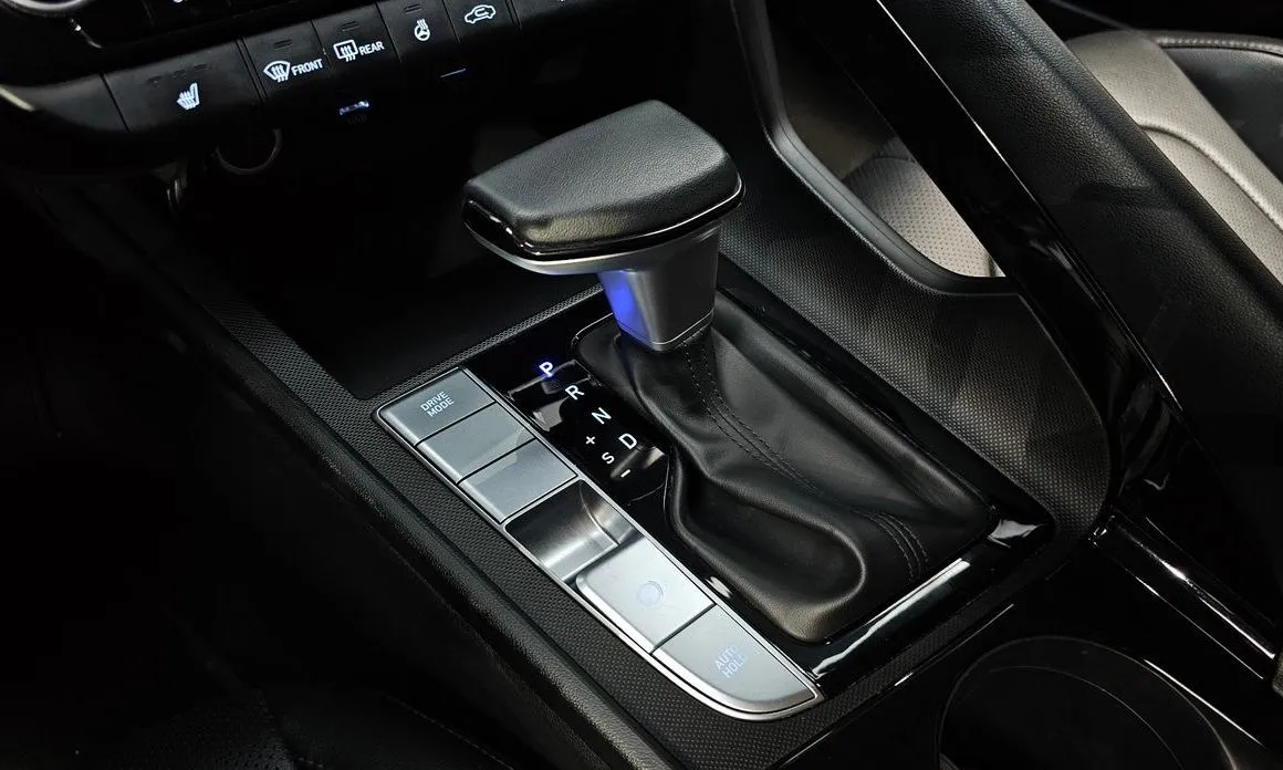 Hyundai AVANTE — фото 9