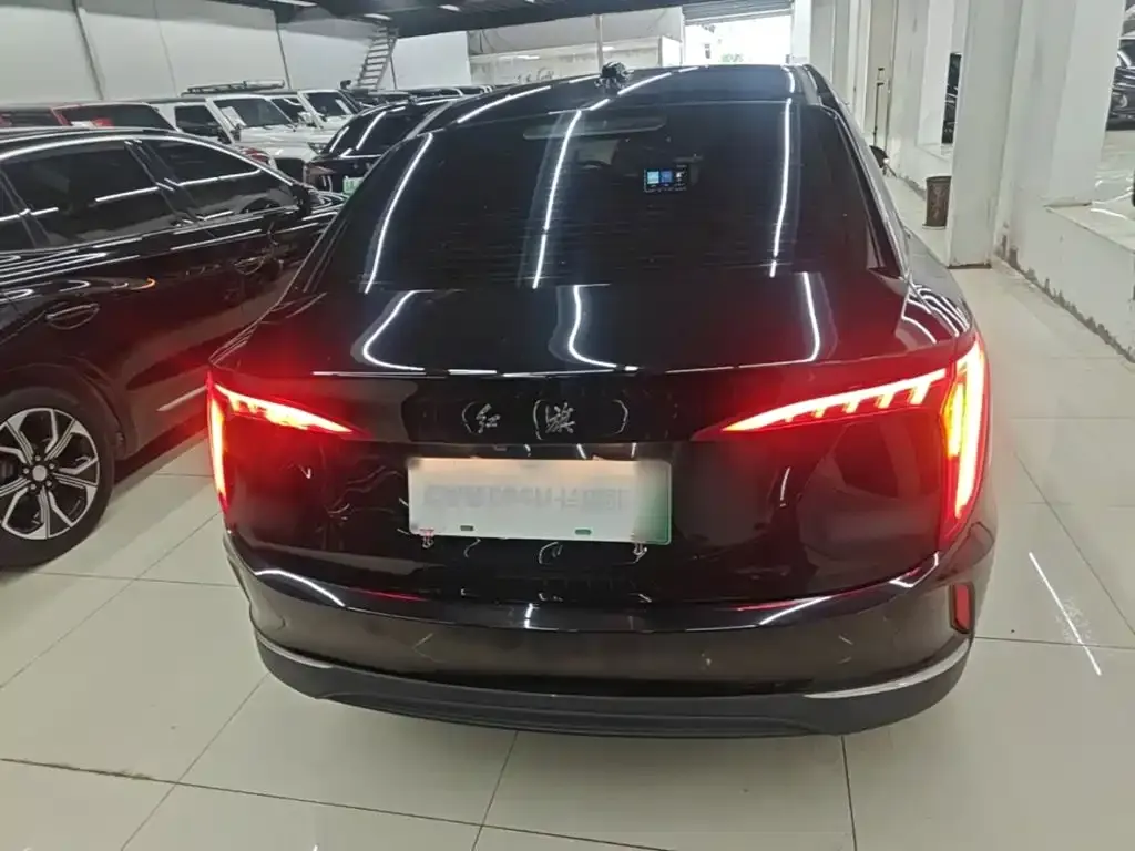 Hongqi E-QM5 — фото 4