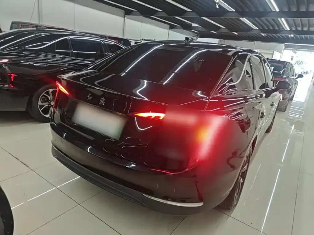 Hongqi E-QM5 — фото 10