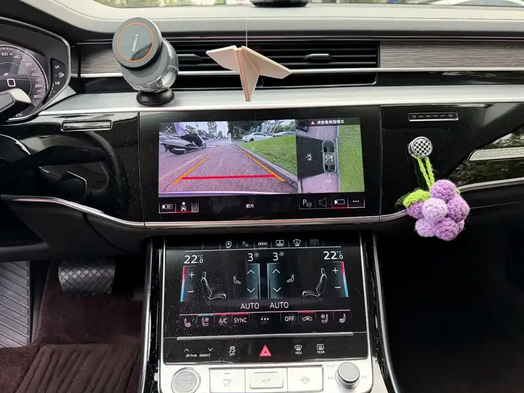 Audi A8 — фото 6