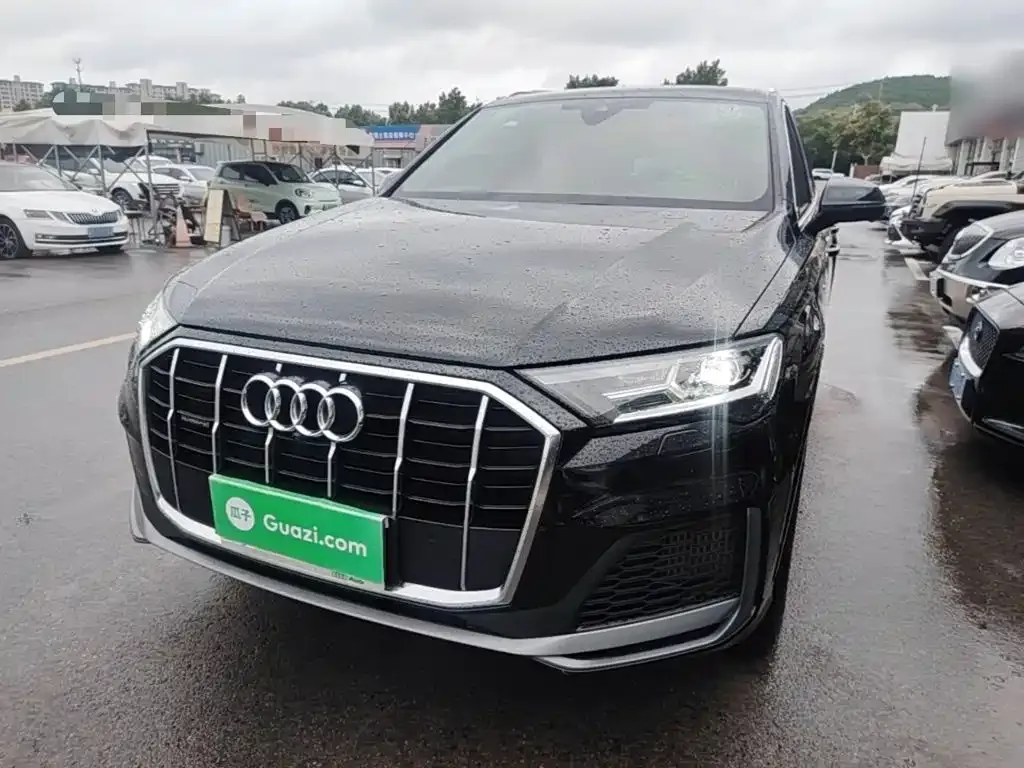 Audi Q7 — фото 1
