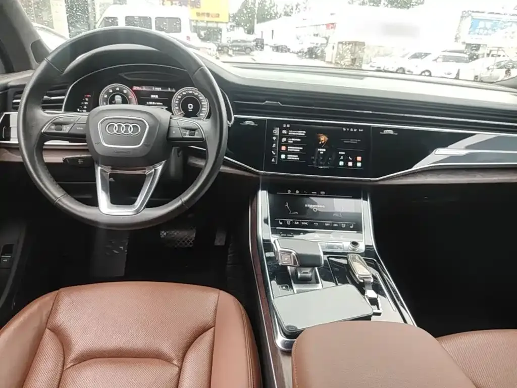 Audi Q7 — фото 9