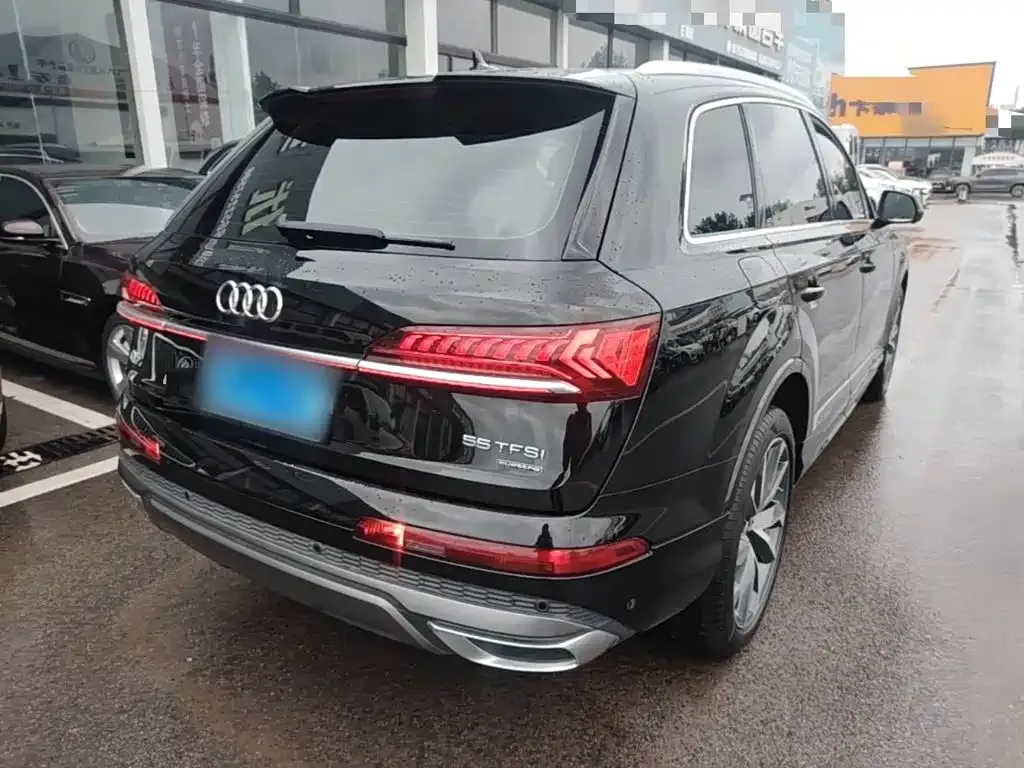 Audi Q7 — фото 6