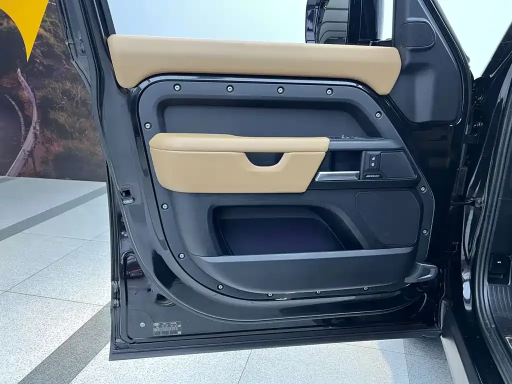 Land Rover Defender — фото 8