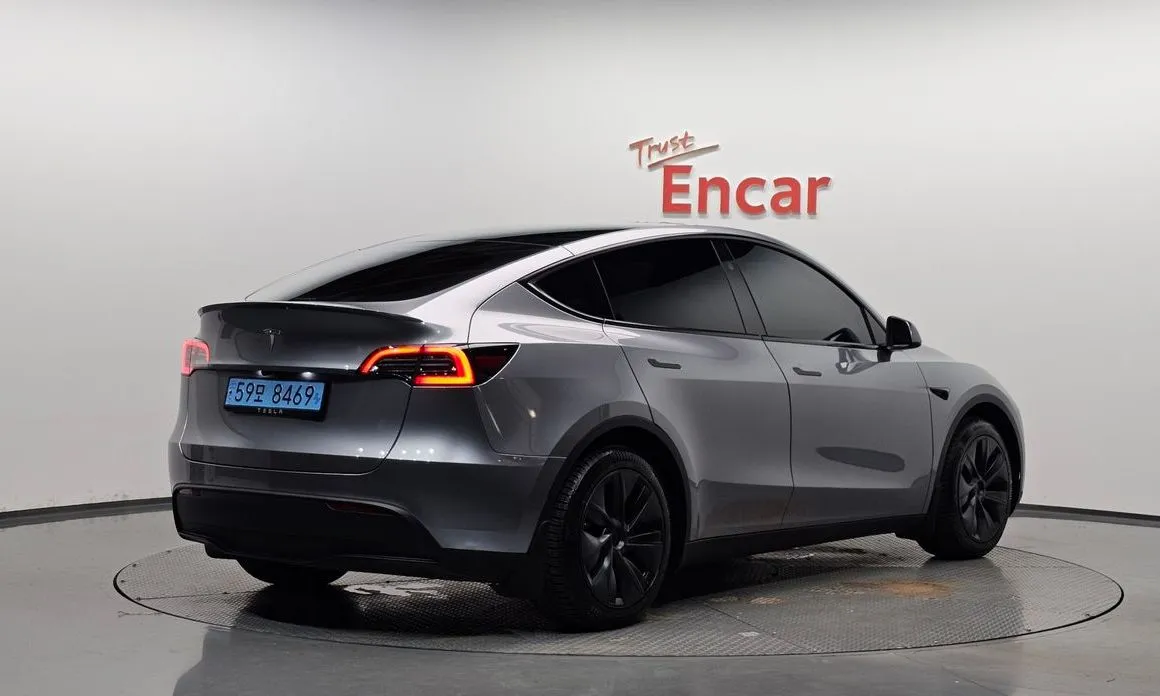 Tesla Model Y — фото 5