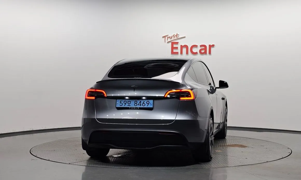 Tesla Model Y — фото 3