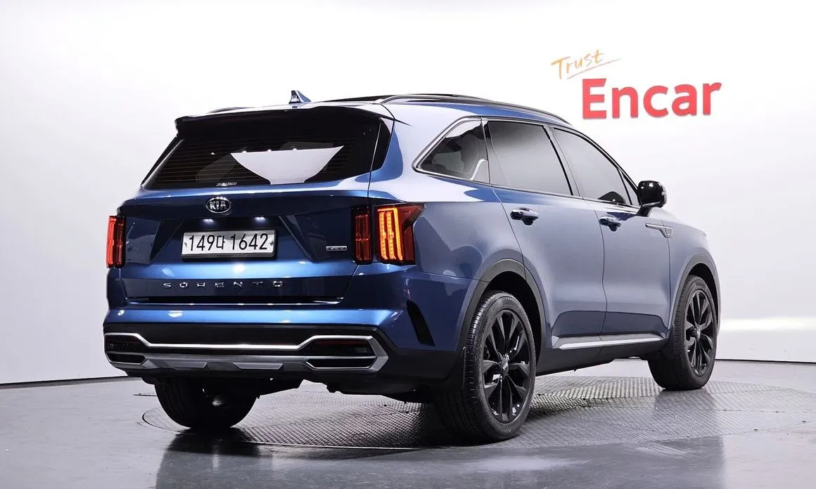 Kia Sorento — фото 7
