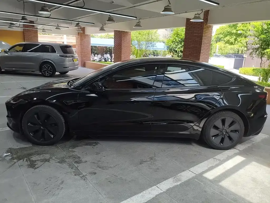 Tesla Model 3 — фото 8