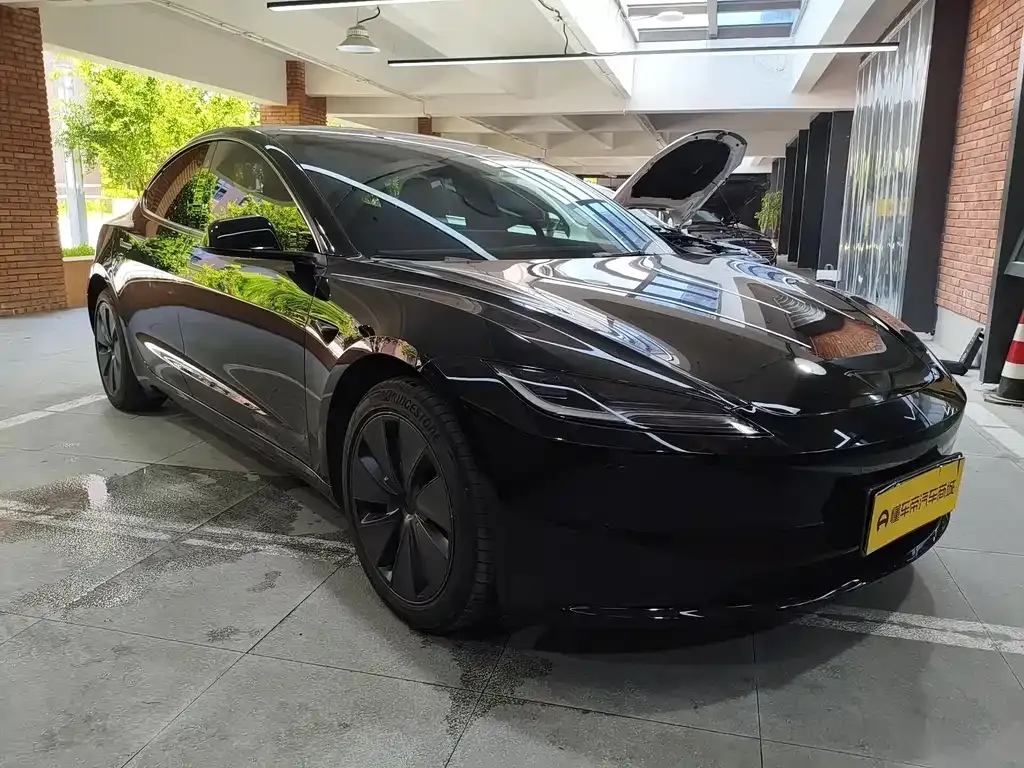 Tesla Model 3 — фото 3