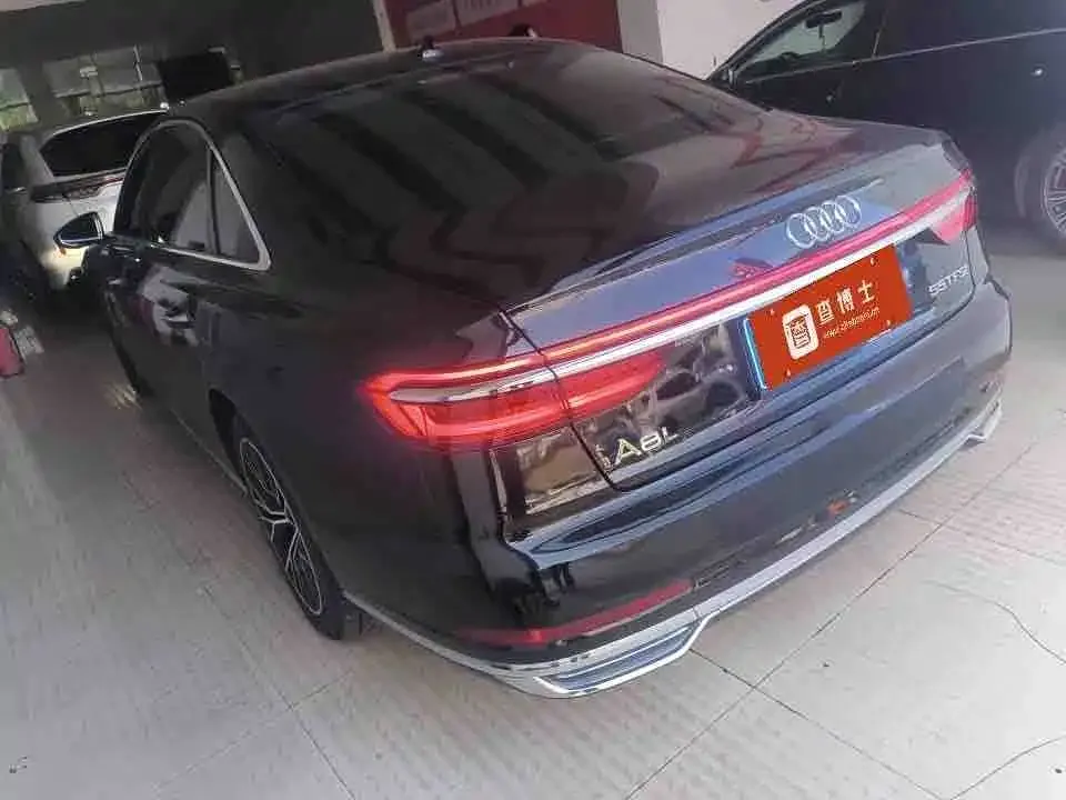 Audi A8 — фото 4