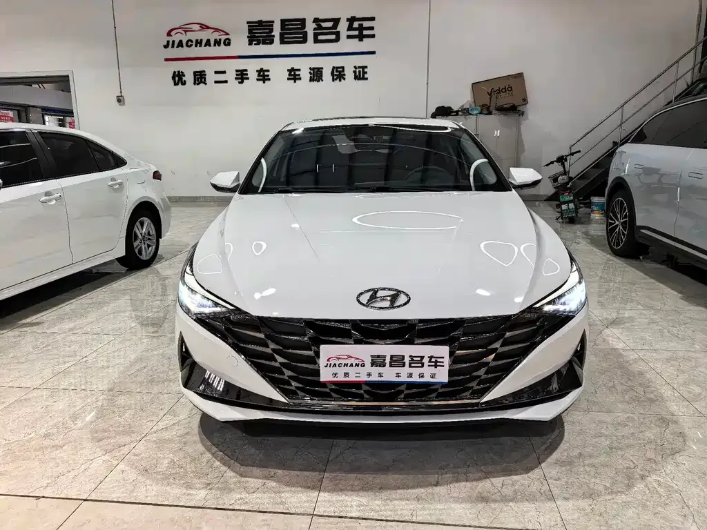 Hyundai Elantra — фото 4