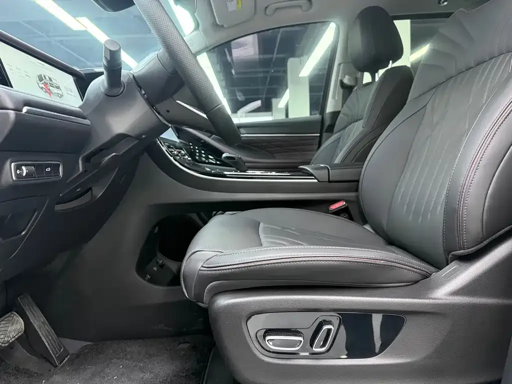 GAC Motor Trumpchi M8 — фото 3