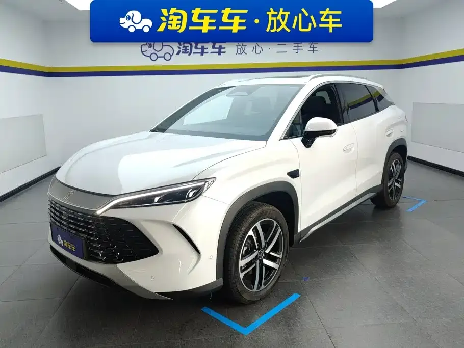 BYD L DM-i — фото 1