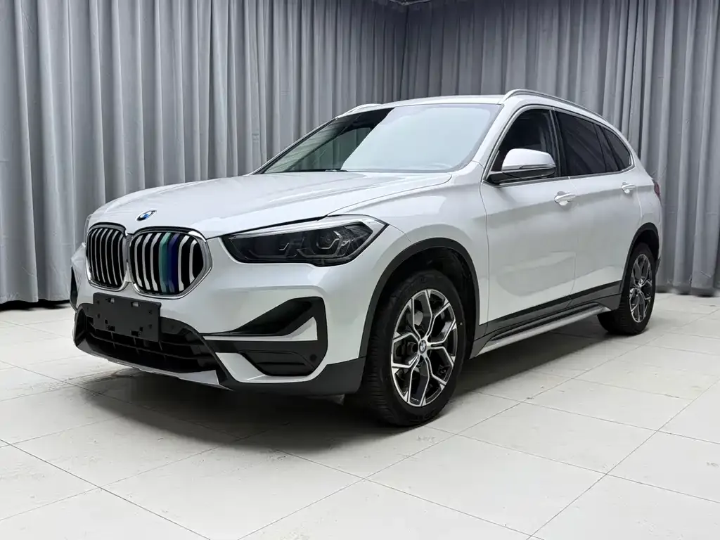 BMW X1 — фото 1