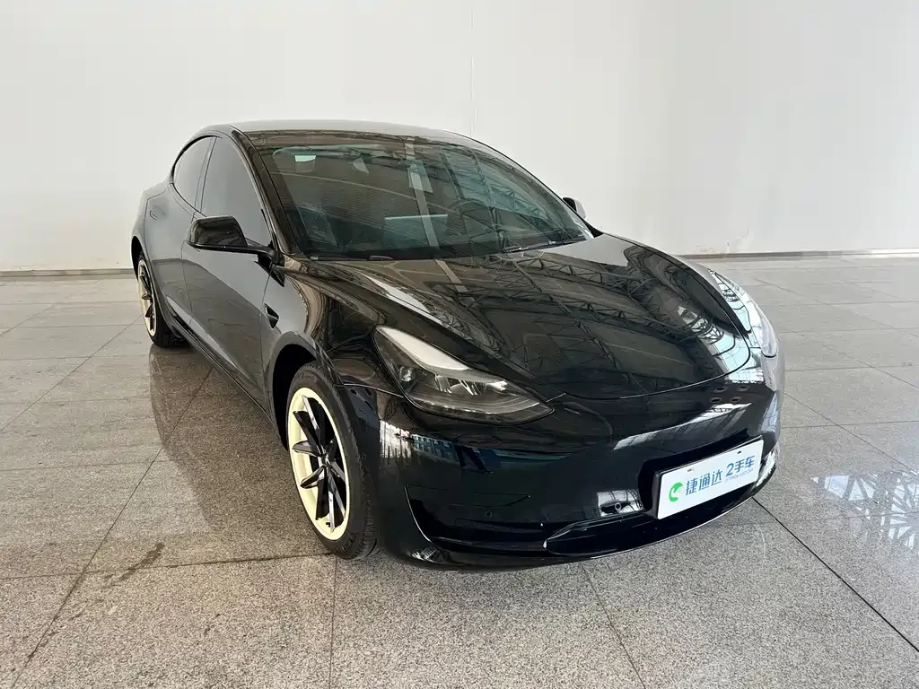 Tesla Model 3 — фото 4