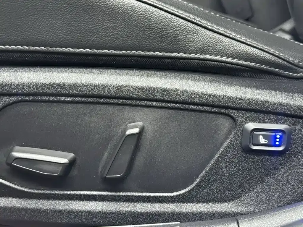 Hyundai Elantra — фото 10