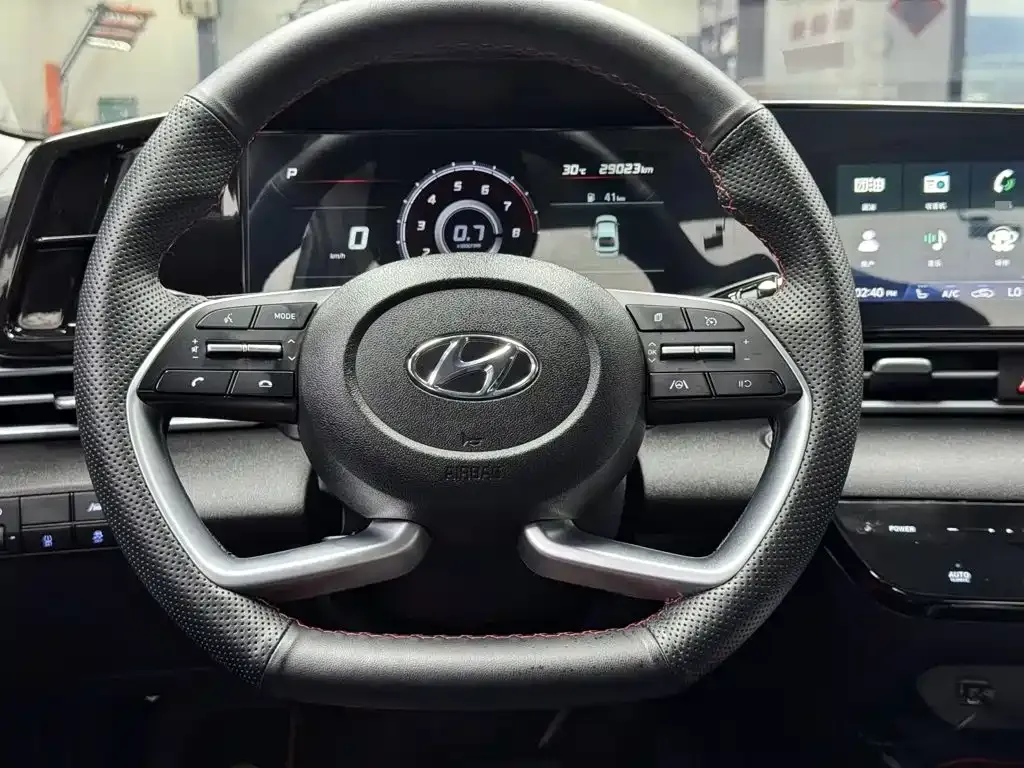 Hyundai Elantra — фото 4