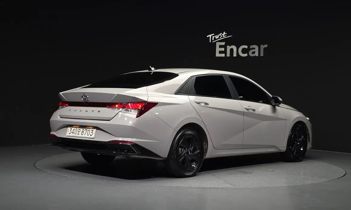 Hyundai AVANTE — фото 3