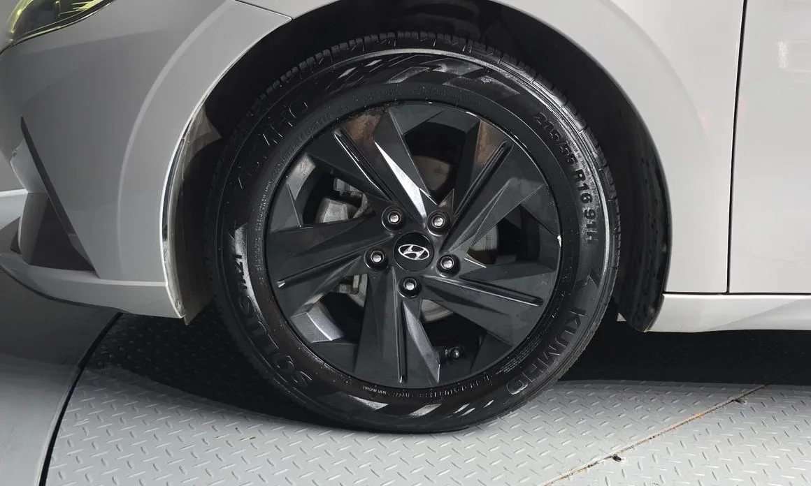 Hyundai AVANTE — фото 4