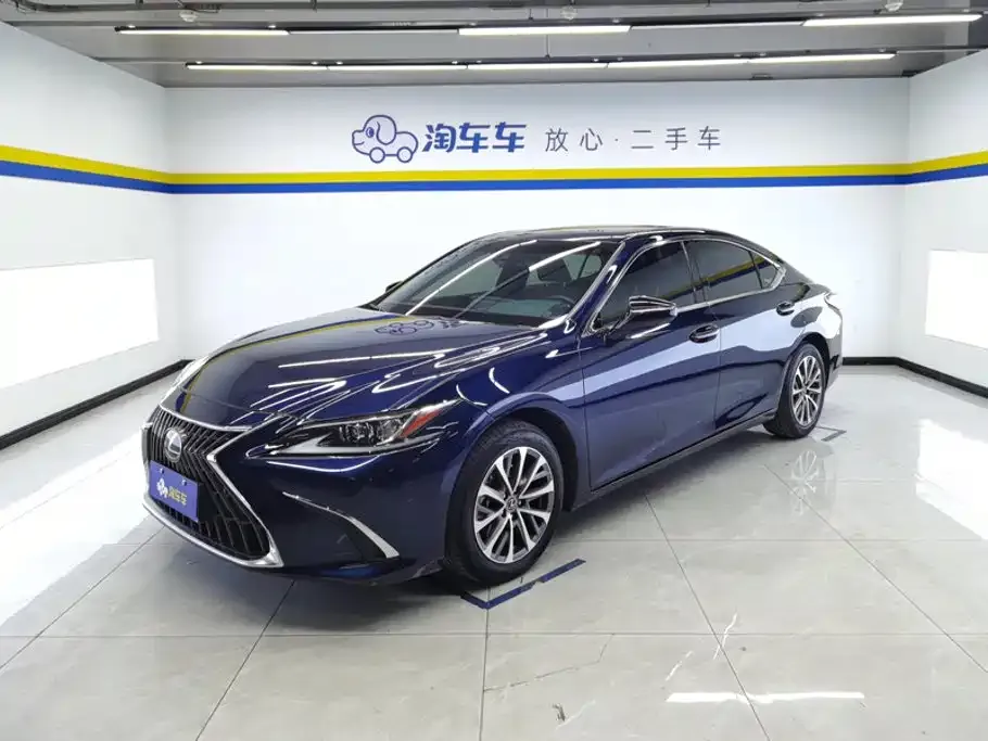 Lexus ES — фото 1