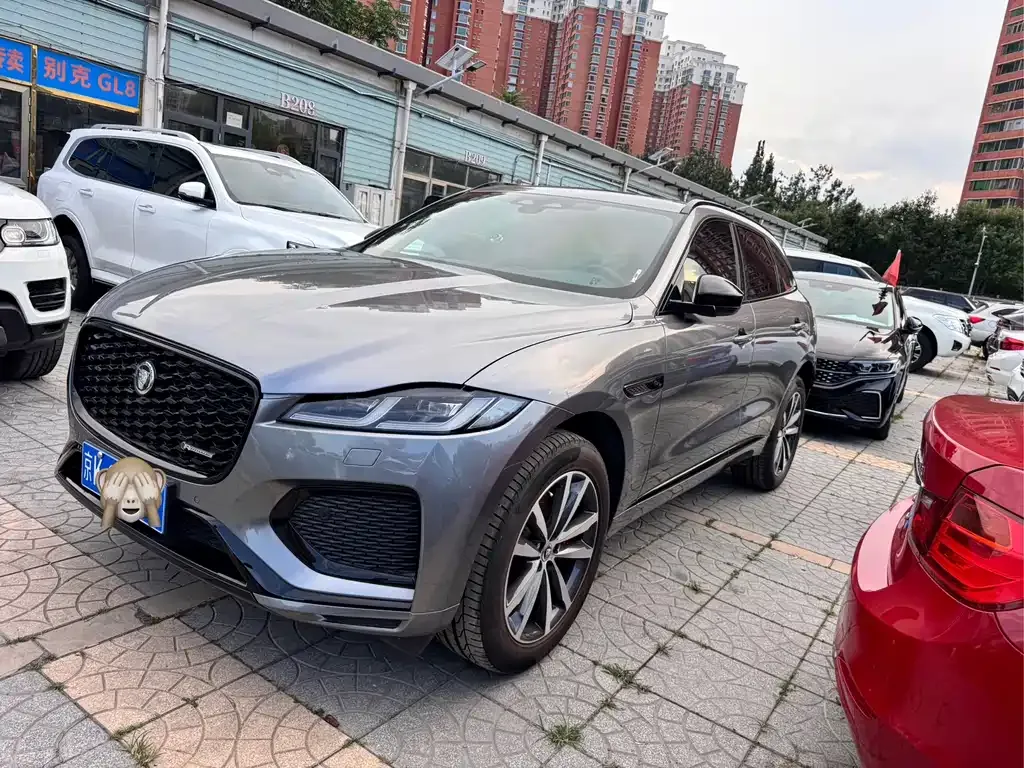 Jaguar F-PACE — фото 1