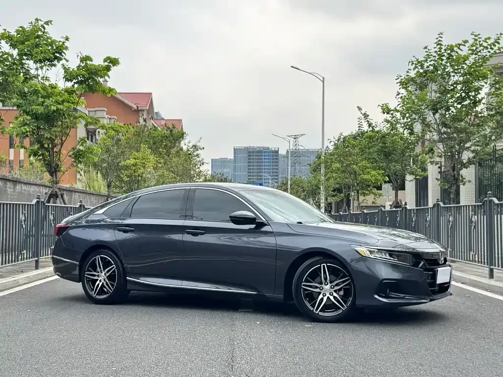 Honda Accord — фото 8