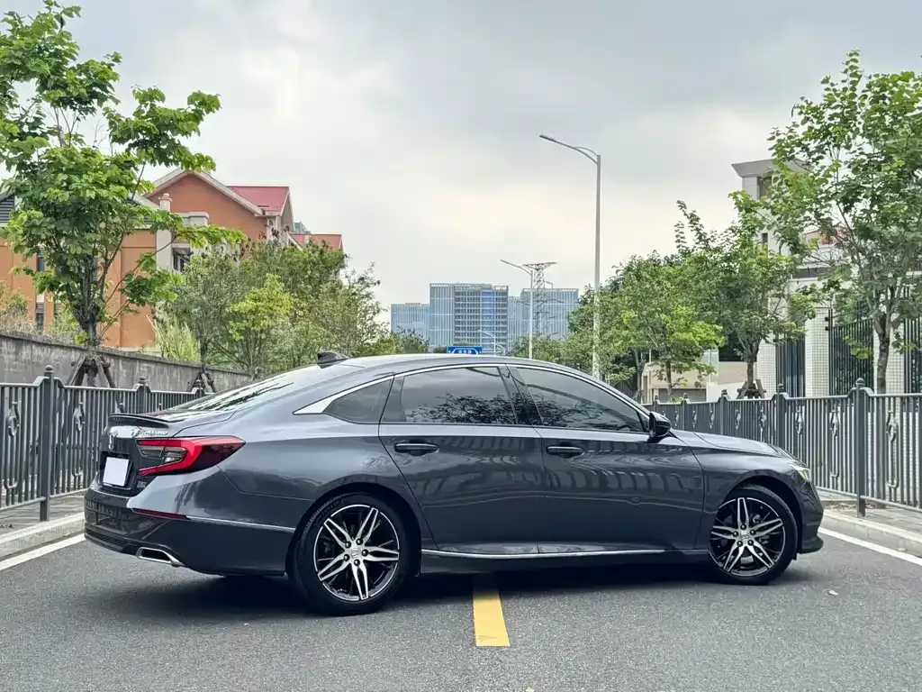 Honda Accord — фото 5