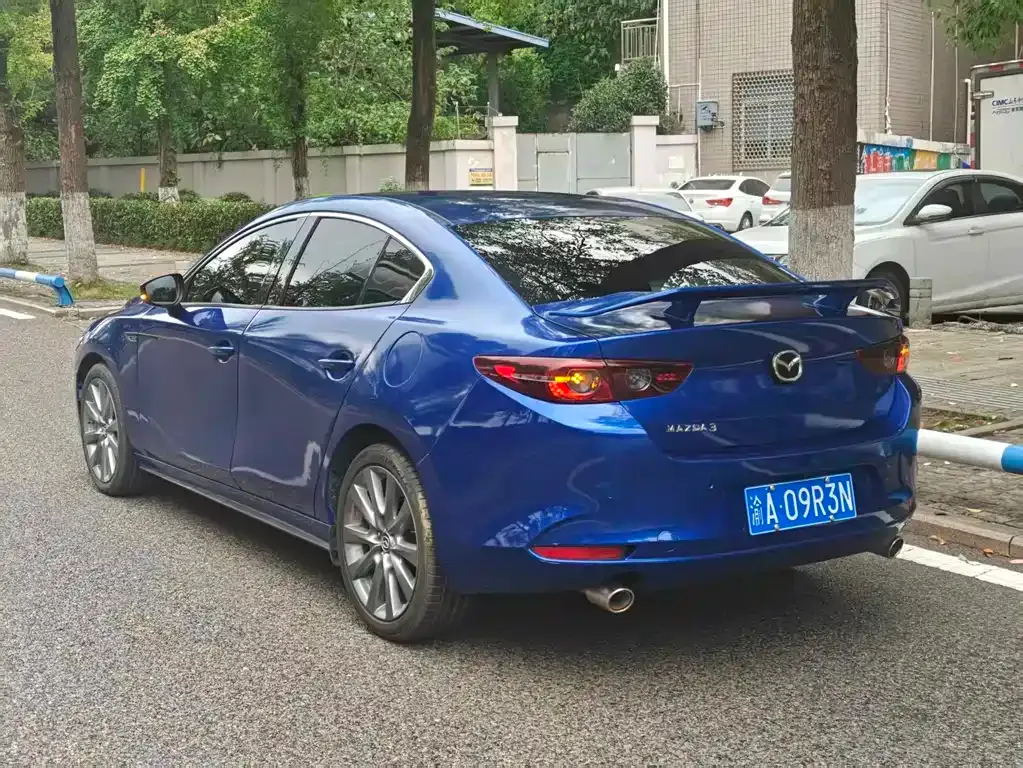 Mazda 3 Axela — фото 9