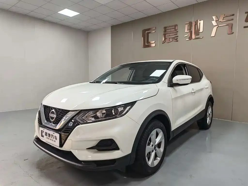 Nissan Qashqai — фото 1