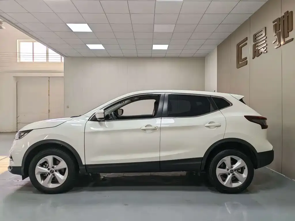 Nissan Qashqai — фото 4