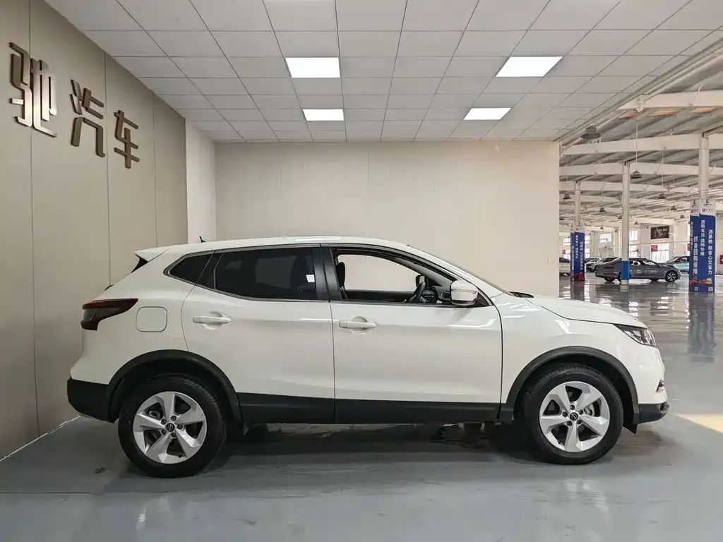 Nissan Qashqai — фото 8