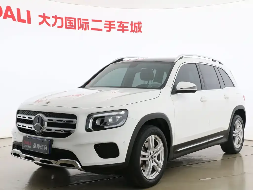 Mercedes-Benz GLB — фото 1